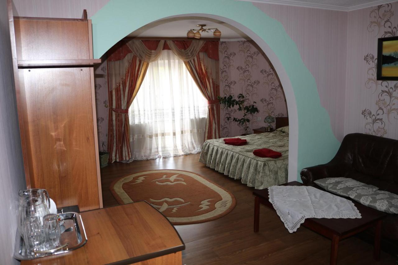 Готель ***Феєрія Tyachiv Bagian luar foto