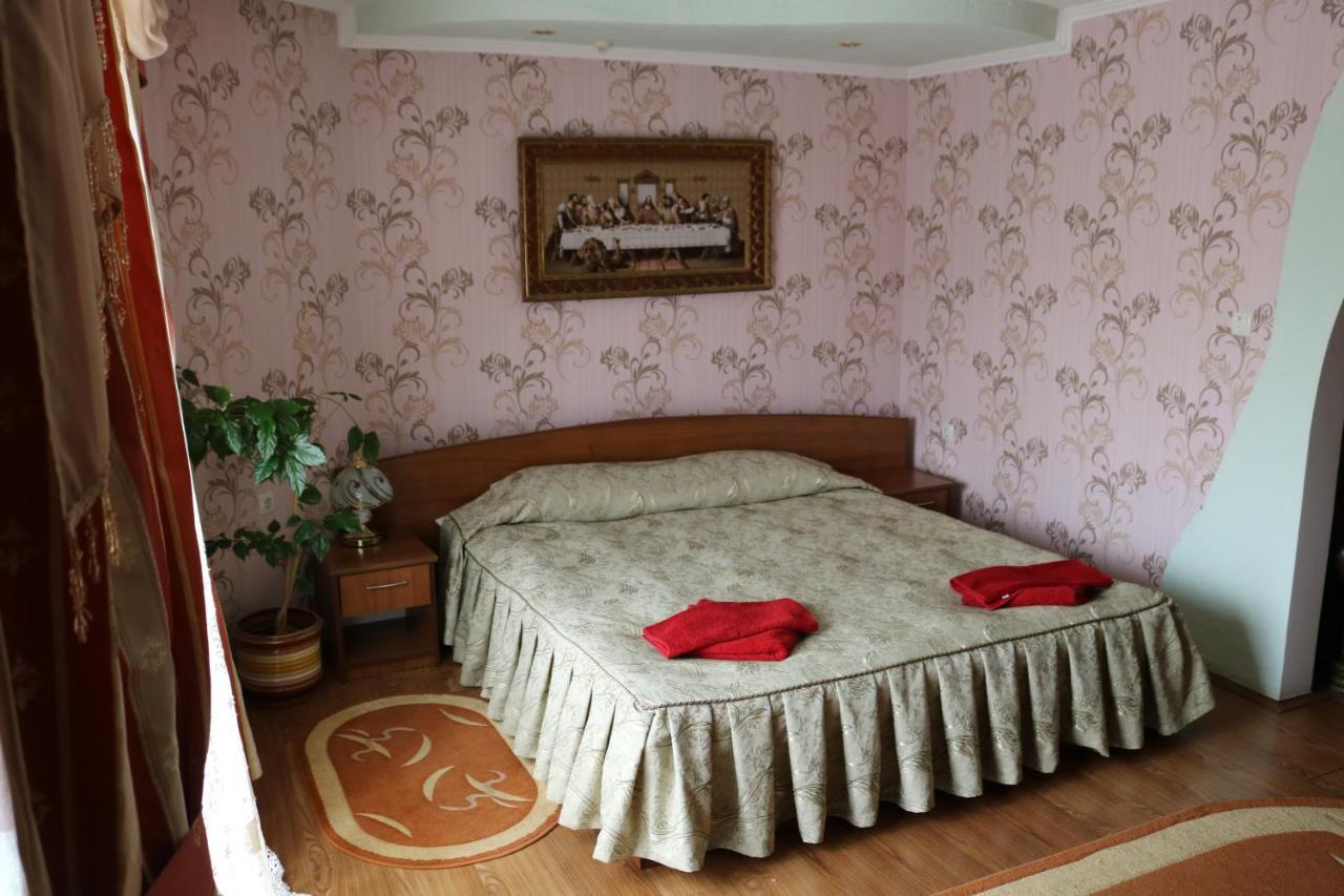 Готель ***Феєрія Tyachiv Bagian luar foto